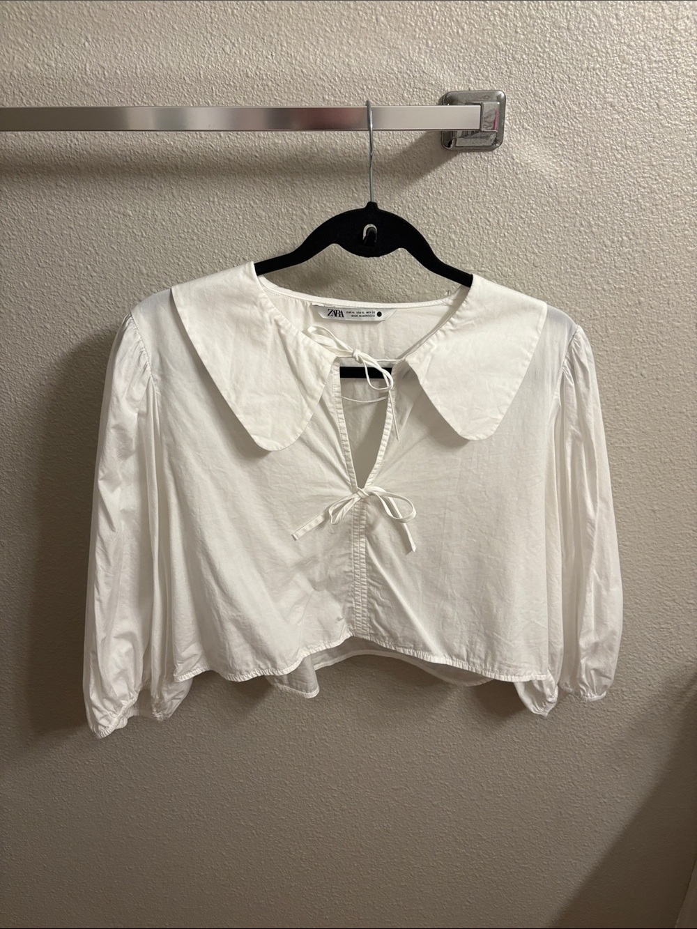 Zara White Cropped Blouse with Tie Front and Peter Pan Collar